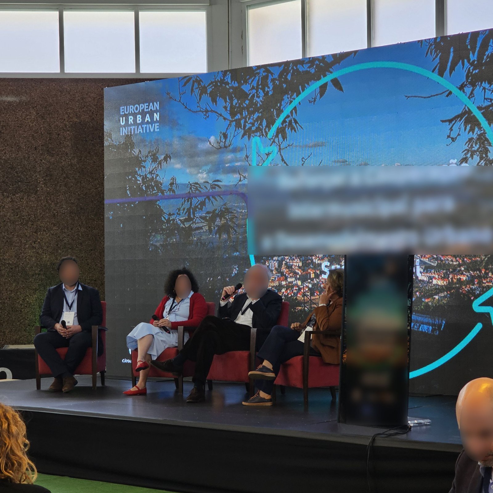 Equipamento de luz, som e vídeo em conferência intermunicipal da UE — aluguer AV Turnip Portugal