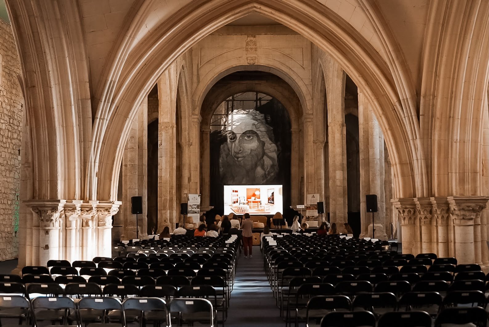 Encontro Nacional das Guardiãs da Natureza no Convento de São Francisco, Audiovisual e iluminação, Turnip Portugal
