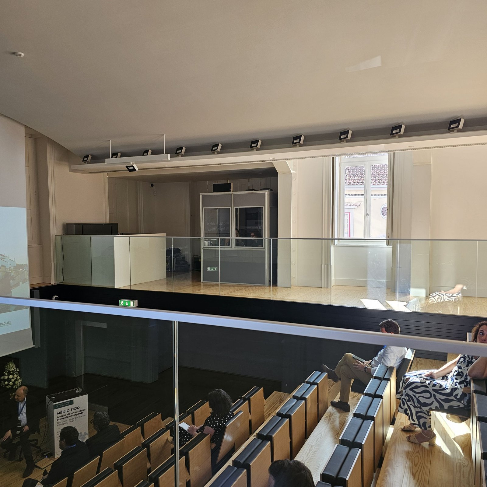 Conferência sobre hidrogénio — Interpretação simultânea, equipamento — Turnip Portugal