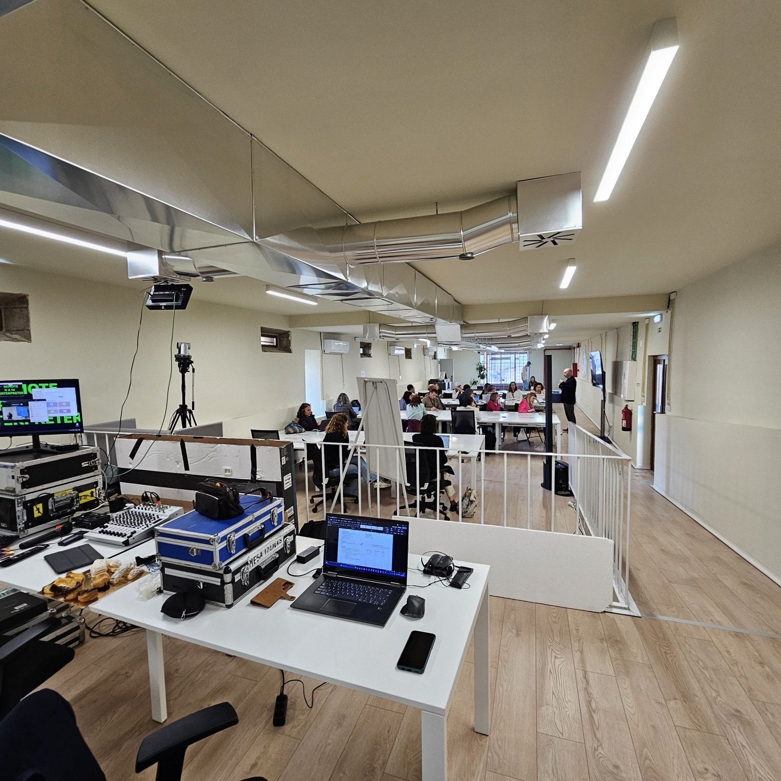 Enhancing intermunicipal cooperation for Sustainable Urban Development – Equipamento de luz, áudio, vídeo e interpretação remota em 4 salas — imagem 15