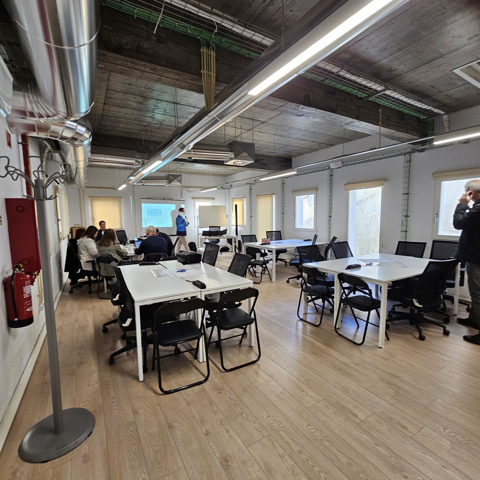 Enhancing intermunicipal cooperation for Sustainable Urban Development – Equipamento de luz, áudio, vídeo e interpretação remota em 4 salas — imagem 17
