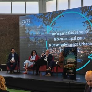 Enhancing intermunicipal cooperation for Sustainable Urban Development – Equipamento de luz, áudio, vídeo e interpretação remota em 4 salas